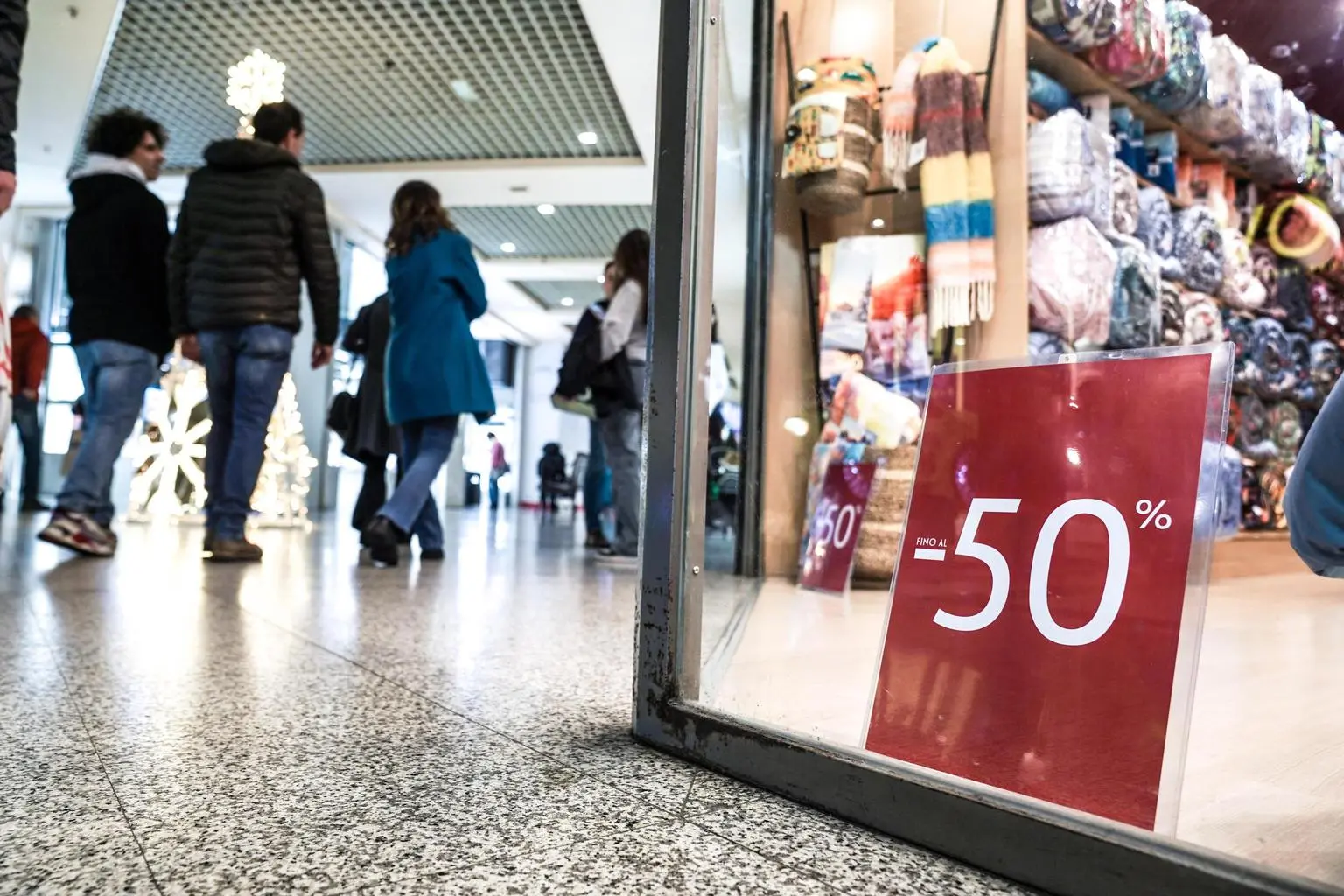 Saldi invernali al via in Valle D'Aosta: consumatori pronti a spendere