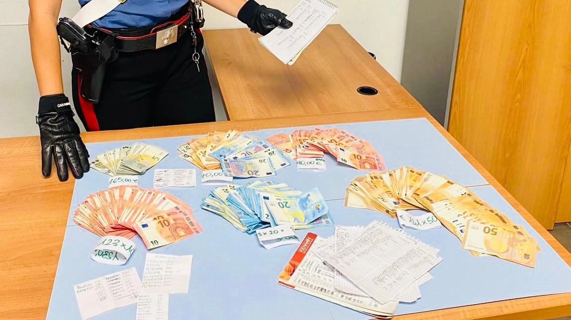 Roma, addetto alle pulizie in ospedale prestava denaro ai colleghi in cambio di interessi da strozzino: è ai domiciliari (foto Dire)