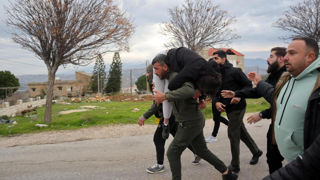 Il ministero della Salute libanese ha dichiarato che da questa mattina 15 persone sono state uccise dal fuoco israeliano nel...