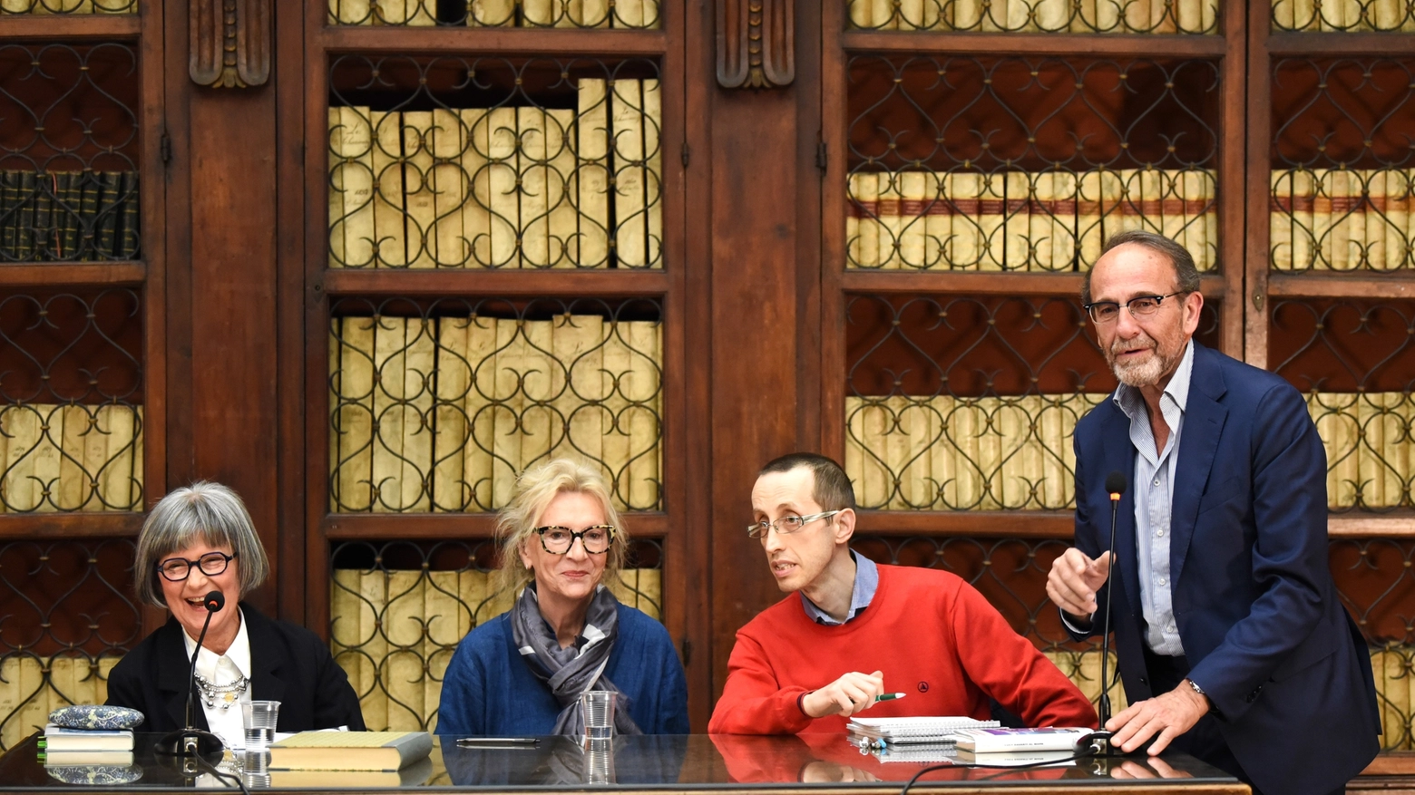 Elizabeth Strout con Margherita Ghilardi e Riccardo Nencini al Gabinetto Vieusseux. Foto di Fulvio Bennati.