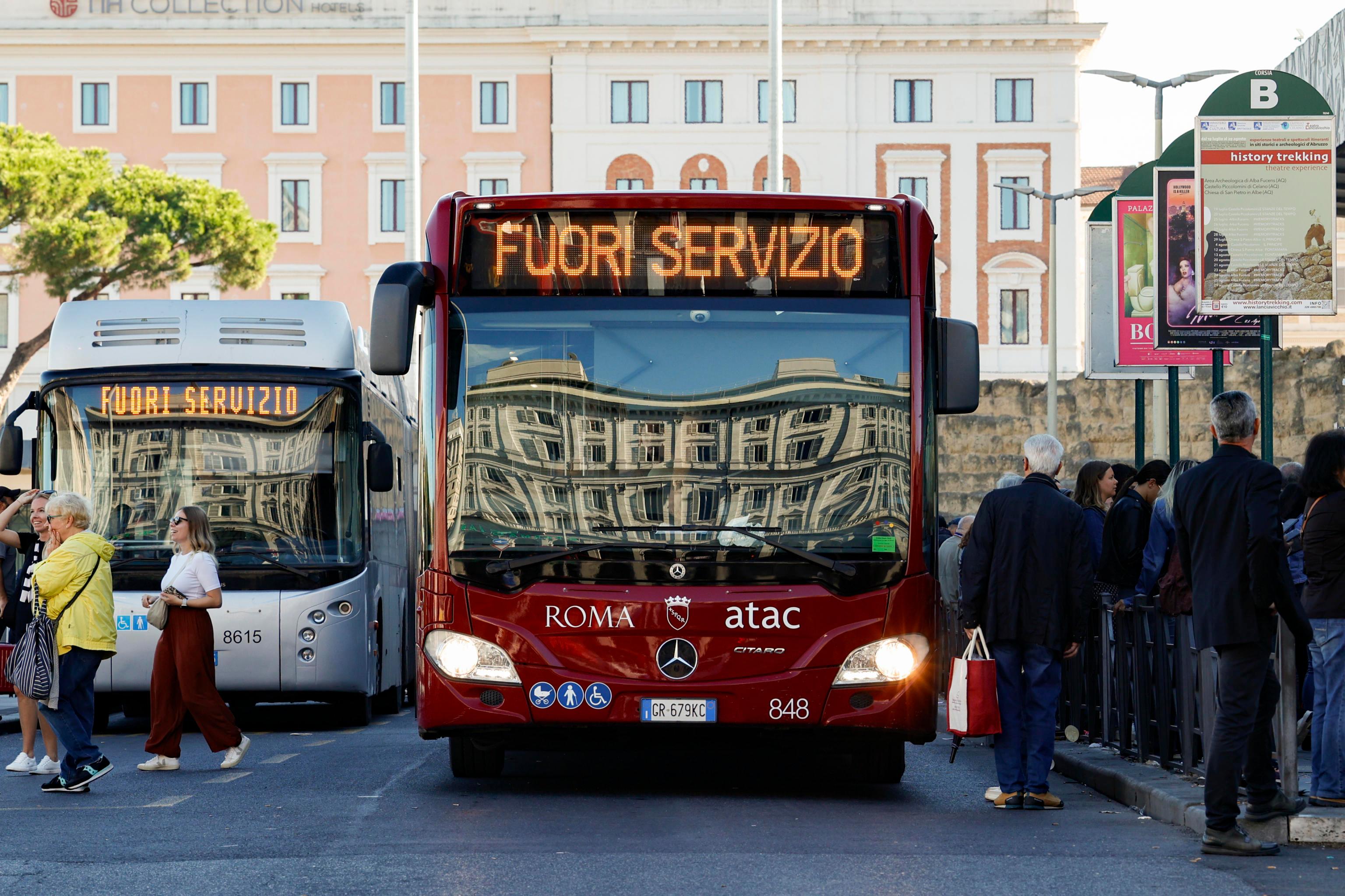 Sciopero dei trasporti oggi: orari e fasce di garanzia per bus, tram e metropolitane