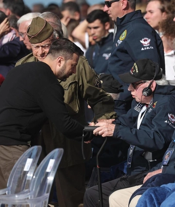 A ottant’anni dal D-day. Biden incontra Zelensky: "Putin è un dittatore. Non abbandoniamo Kiev"