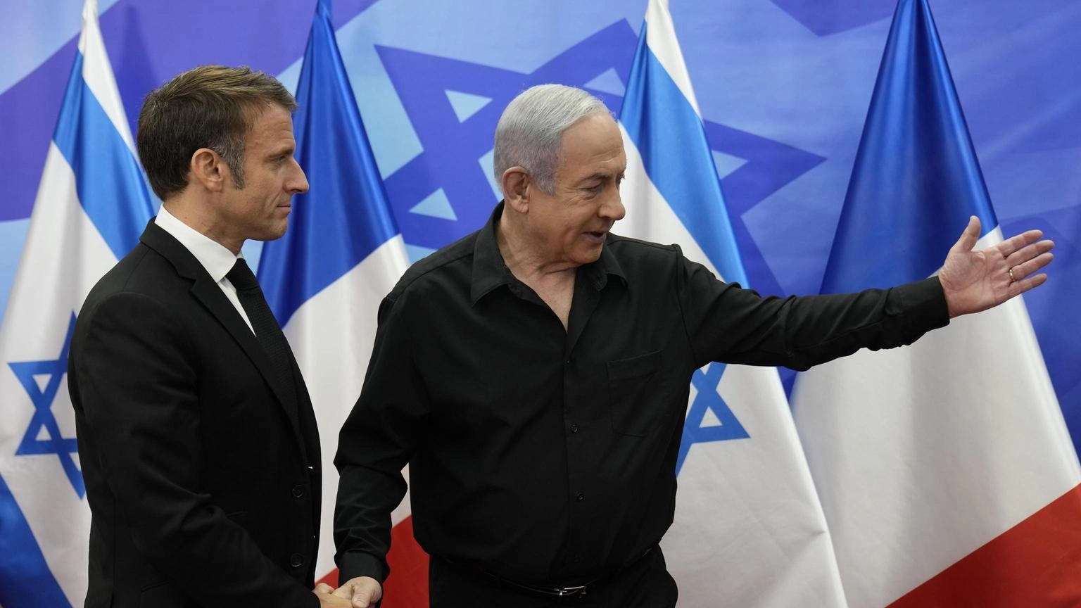 Macron a Netanyahu, 'esodo forzato sarebbe crimine guerra'
