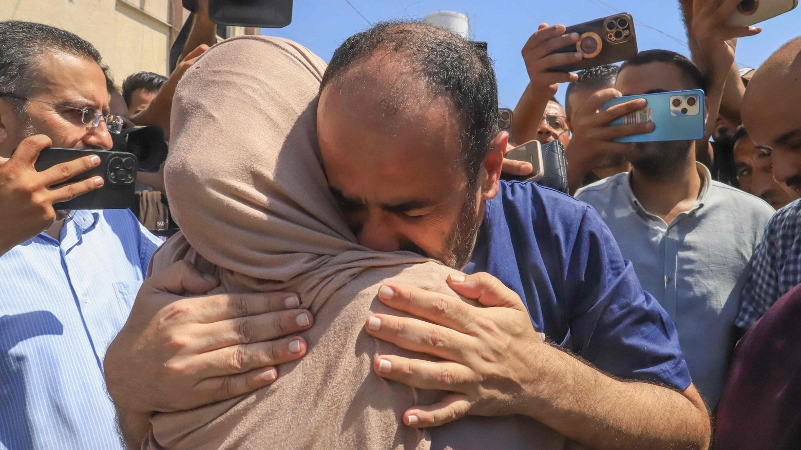 Il direttore dell'ospedale Al-Shifa, Mohammed Abu Salmiya, libero dopo 7 mesi di detenzione