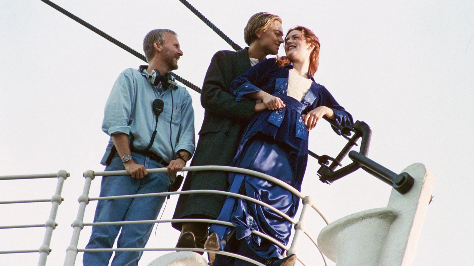 James Cameron con Leonardo DiCaprio e Kate Winslet