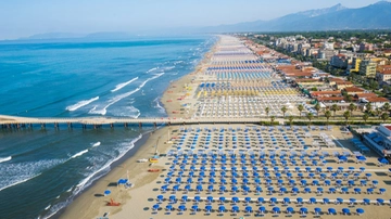 Case al mare in Italia, costano care le soluzioni fronte spiaggia. Il confronto tra località