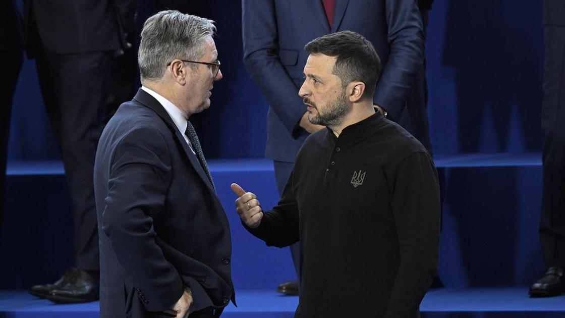 Keir Starmer e Volodymyr Zelensky siglano la "partnership dei 100 anni"