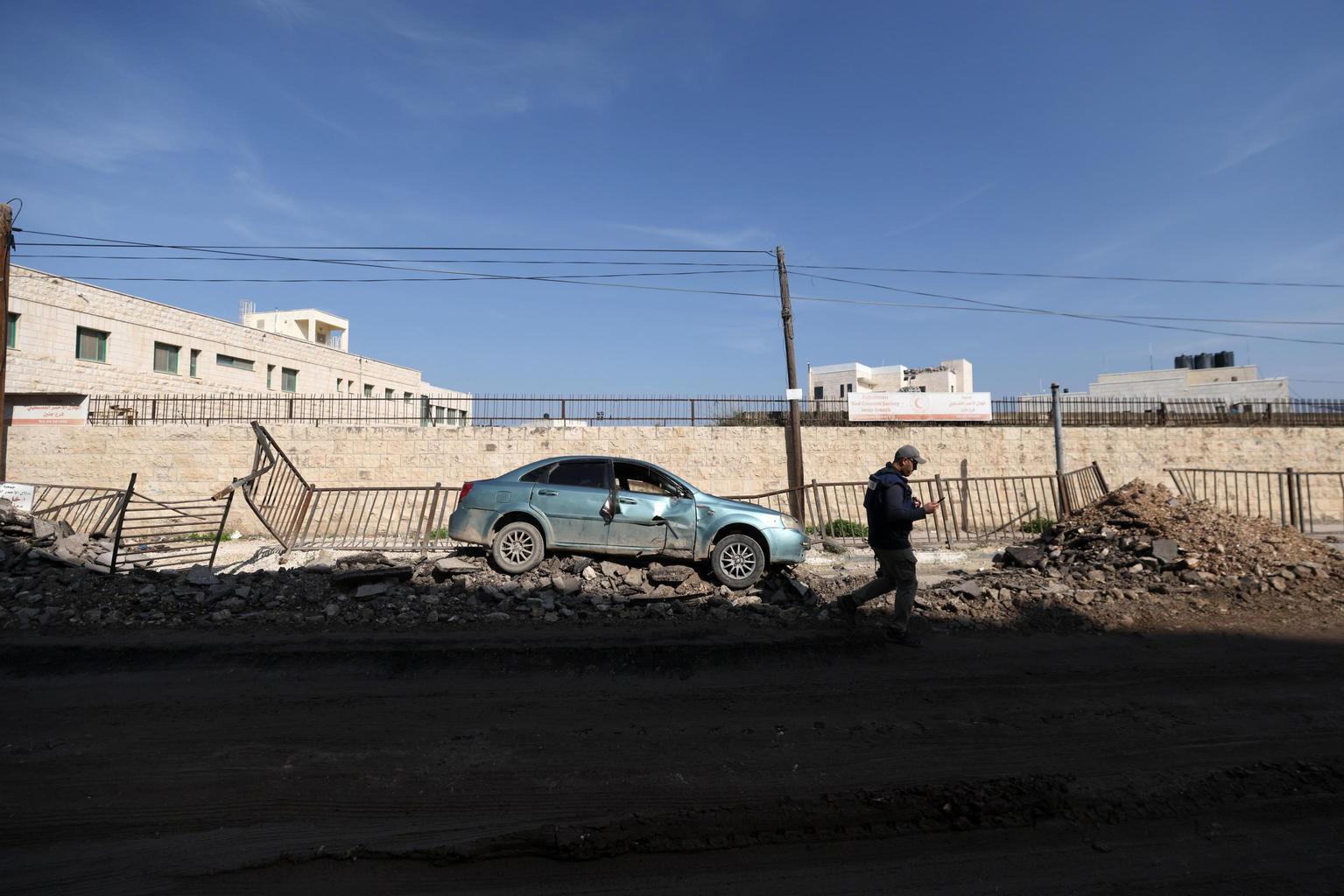 Due soldati israeliani uccisi in attacco a posto di blocco in Cisgiordania