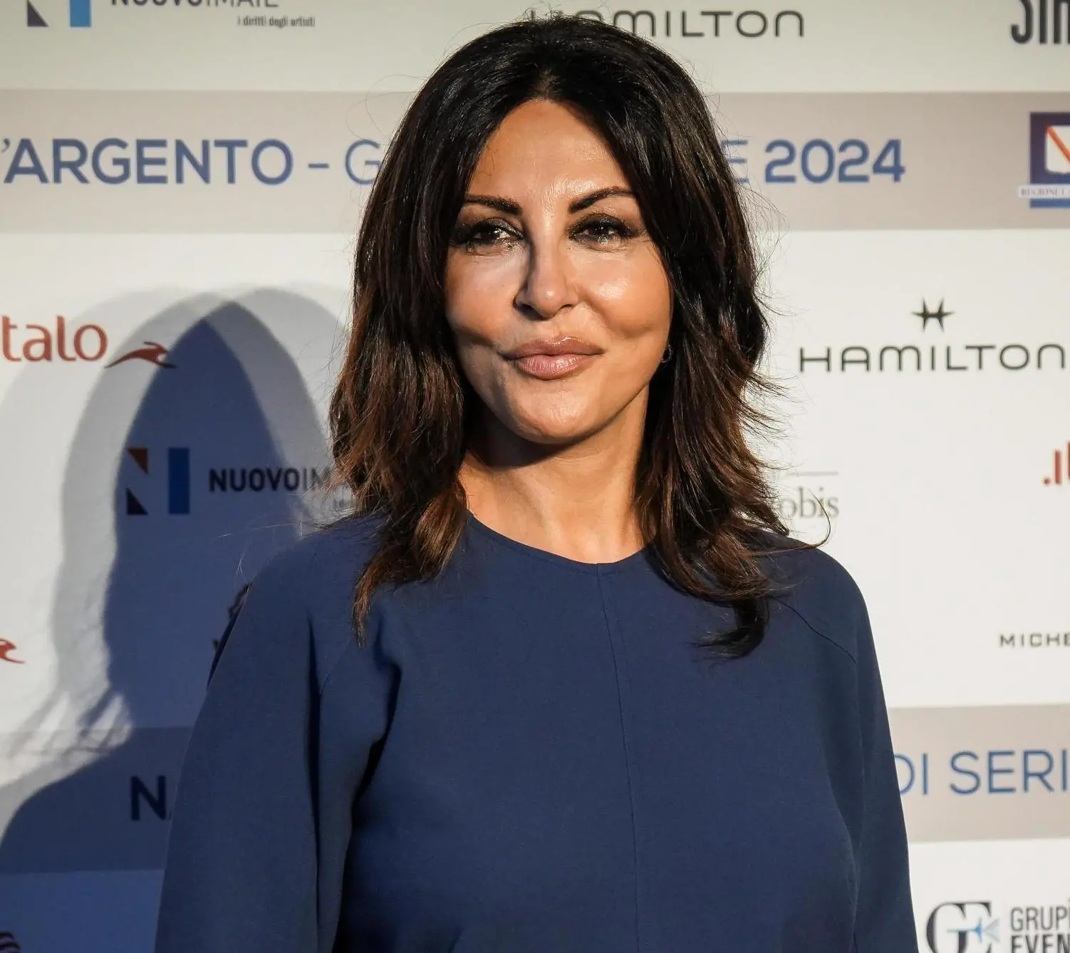 Sabrina Ferilli sulle sfide dell'invecchiare e i sogni nel cassetto: "Non posso più permettermi certi personaggi femminili"