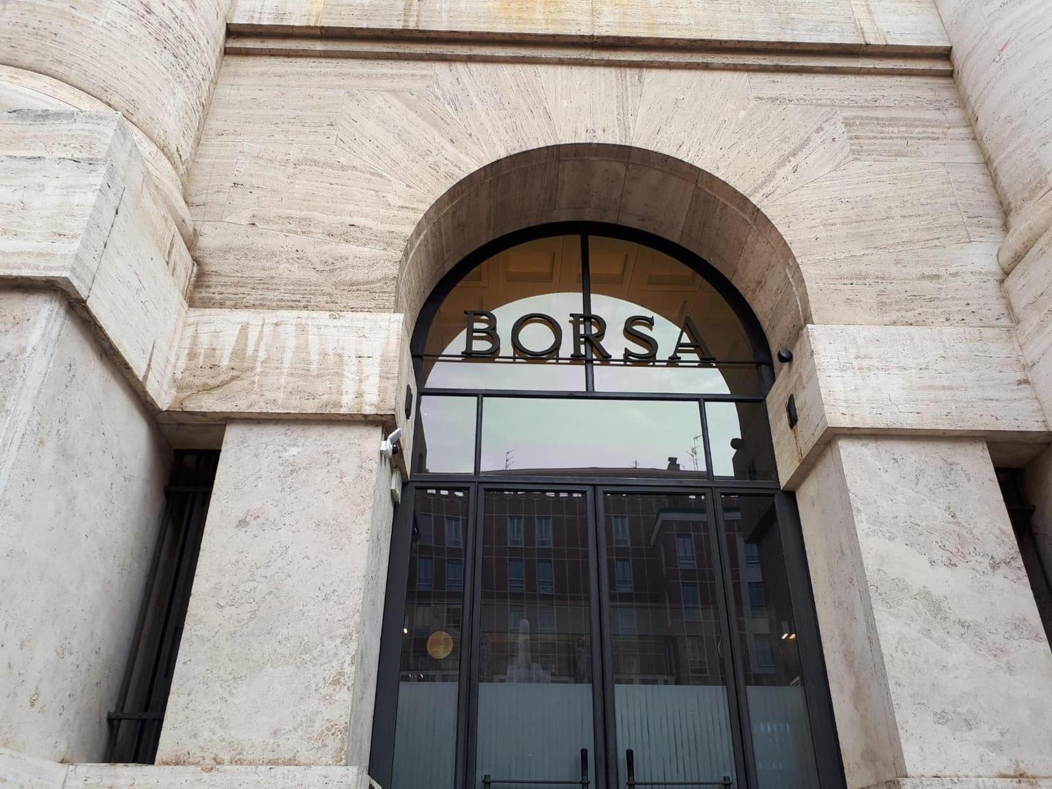 Borsa: Milano apre poco mossa (-0,08%)