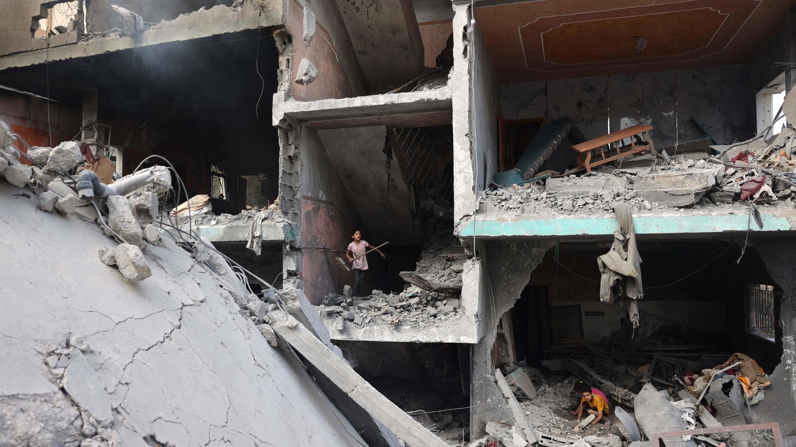 Case distrutte dai bombardamenti israeliani a Rafah