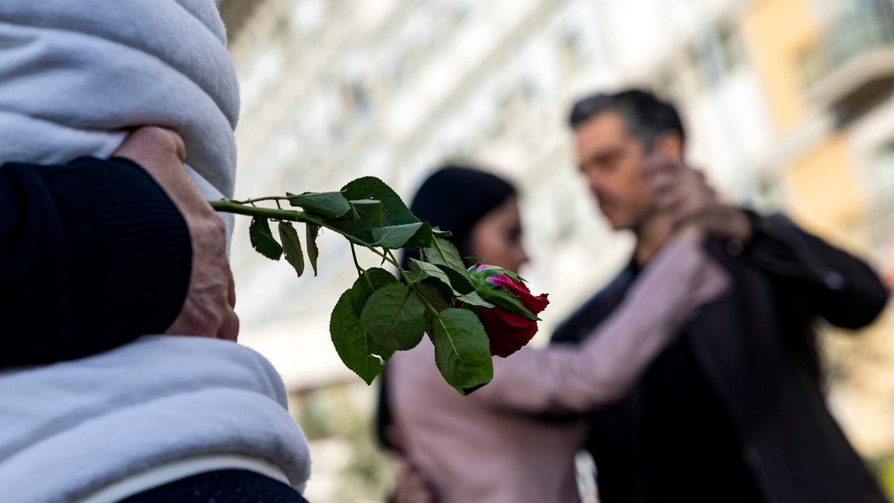 PAPA, 'VIVO UN PERIODO DIFFICILE MA DIO NON MI ABBANDONA'