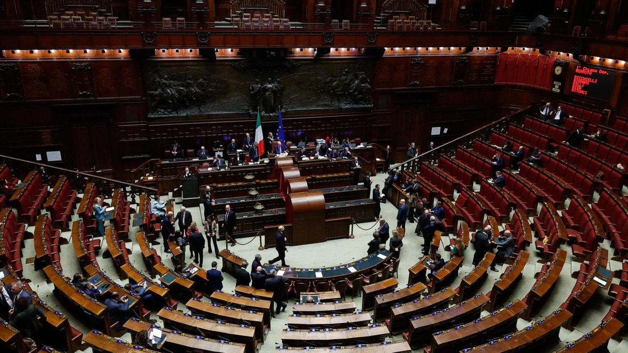 La Camera approva la separazione delle carriere dei magistrati con 174 voti a favore. Previsti due Csm e un'Alta Corte disciplinare.