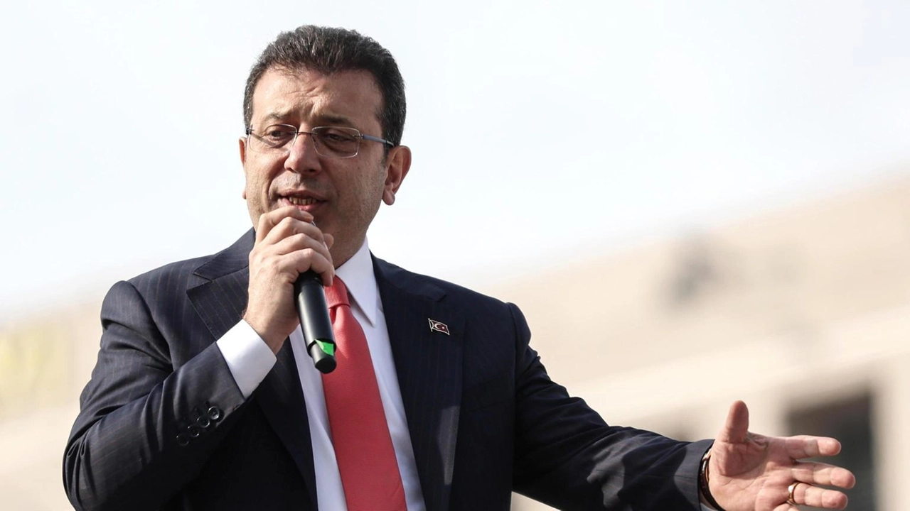 La polizia turca ha arrestato il sindaco di Istanbul, Ekrem Imamoglu, in un'operazione legata a un'indagine per corruzione.