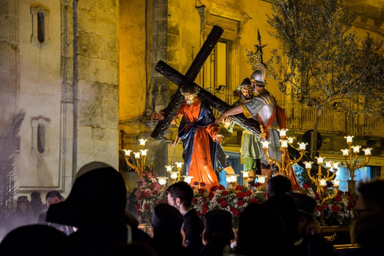 Processione delle Vare