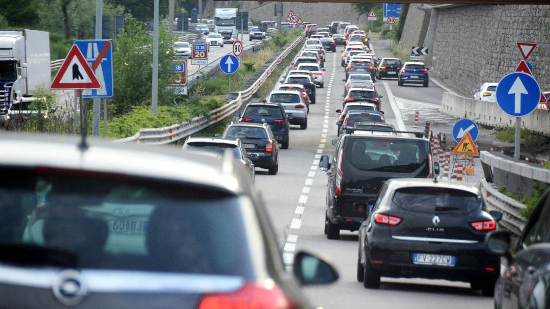 Lunghe code tra Roma e Fiumicino: interessati viadotto e autostrada, causa maxi tamponamento