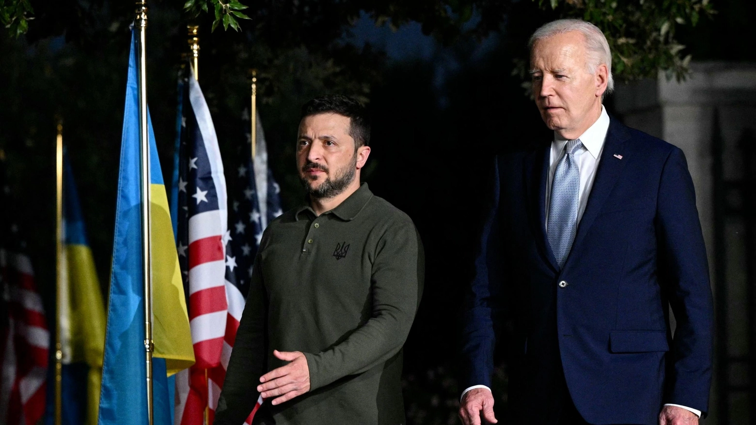 Il presidente ucraino Zelensky insieme al presidente Usa Biden (Ansa)