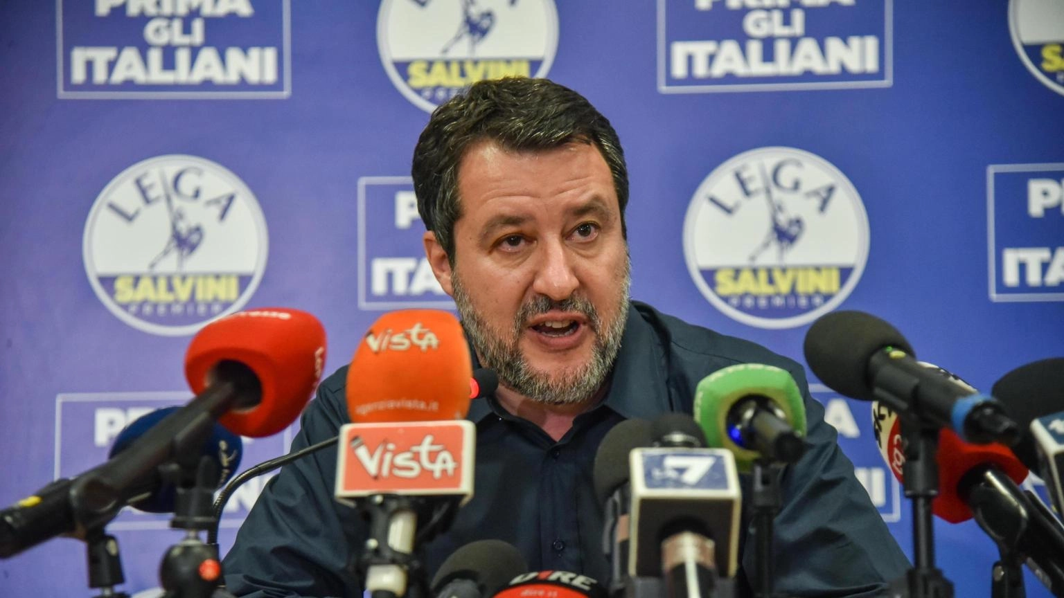 Salvini, su Bossi dovrò ascoltare i militanti