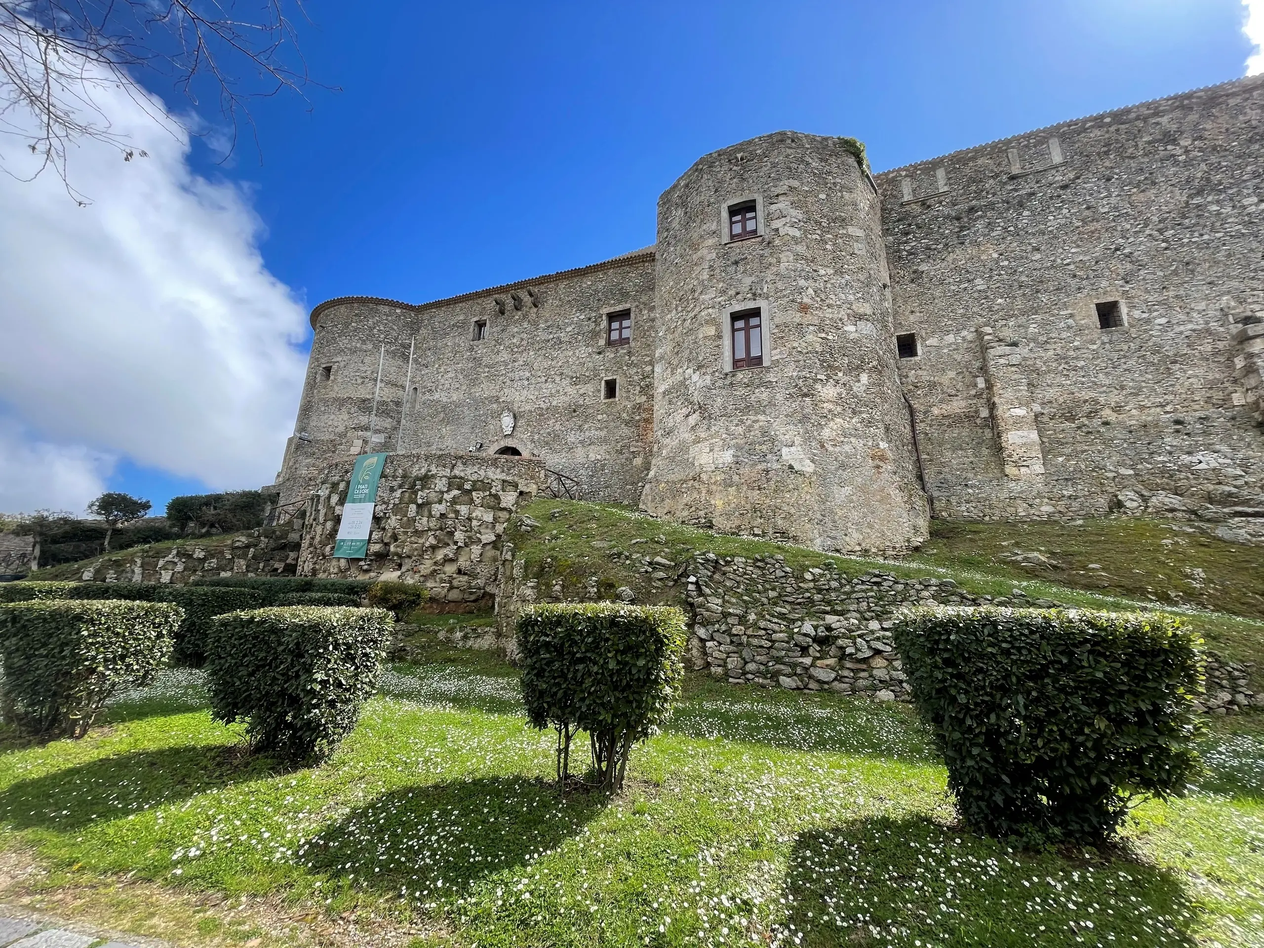 Giornate nazionali dei Castelli: visite in borghi, torri e bastioni. Piccole e grandi fortezze dell'Italia medievale