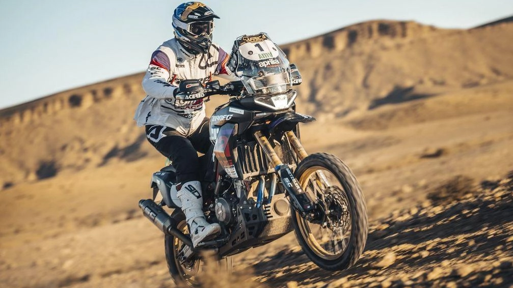 Benvenuto 2025, ovvero l’anno in cui Aprilia Tuareg Rally si presenta nell’inconfondibile colorazione “race replica” Rally. Che poi è la...