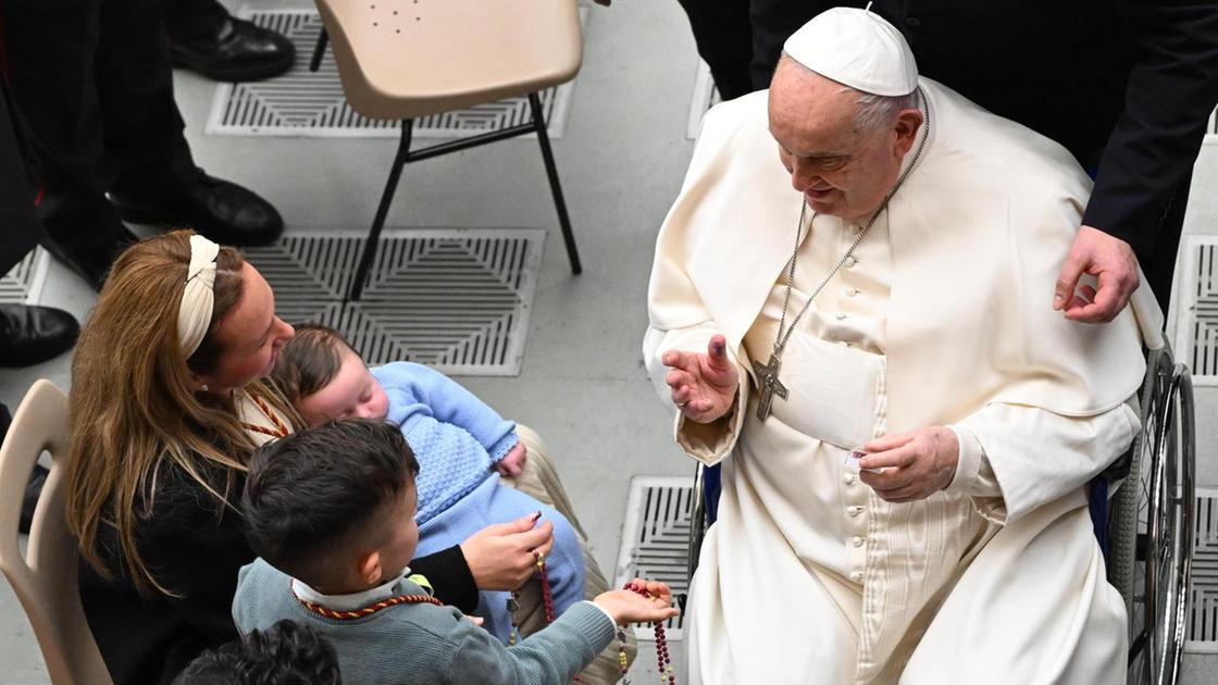 Papa Francesco al Summit Vaticano: "Nulla vale la vita di un bambino"