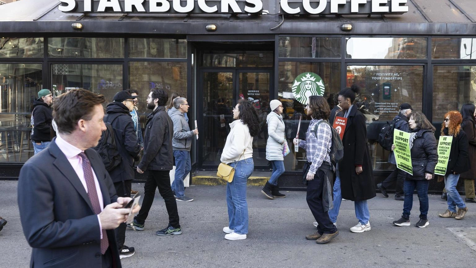 Cambio ai vertici di Starbucks, Brian Niccol è il nuovo ceo