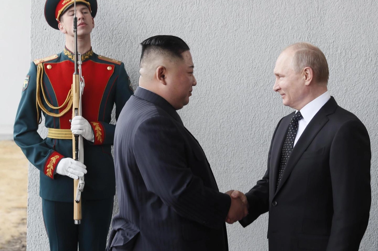 Kim-Jong Un e Vladimir Putin in una foto d'archivio