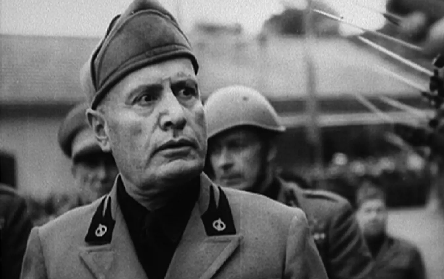 Salò vuole revocare la cittadinanza onoraria a Benito Mussolini: sarà la volta buona?