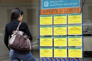 Negozi, bar e ristoranti: mancano all’appello circa 260mila lavoratori nel terziario