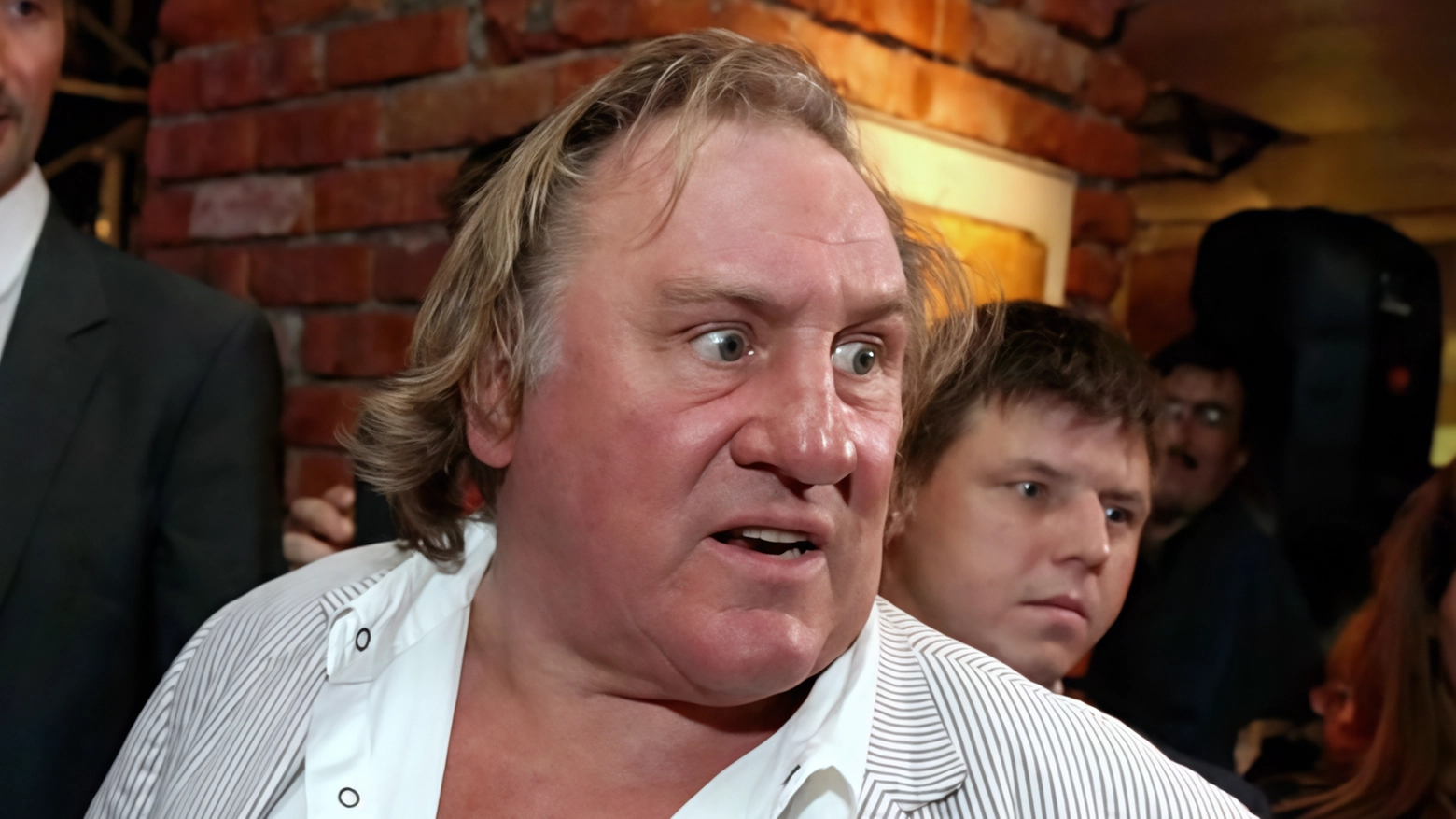 Falsa partenza per il processo a Gérard Depardieu. Convocato ieri in tribunale a Parigi per difendersi da nuove accuse di...