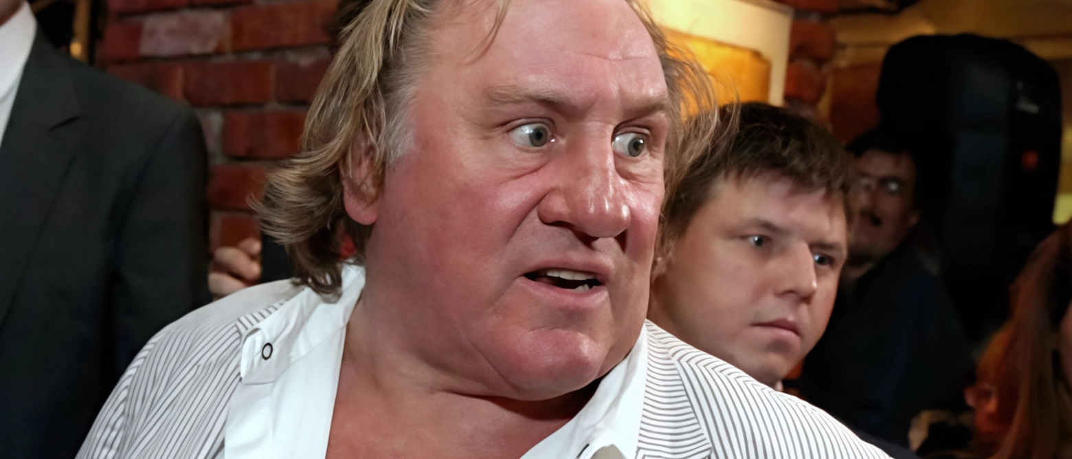 Falsa partenza per il processo a Gérard Depardieu. Convocato ieri in tribunale a Parigi per difendersi da nuove accuse di...