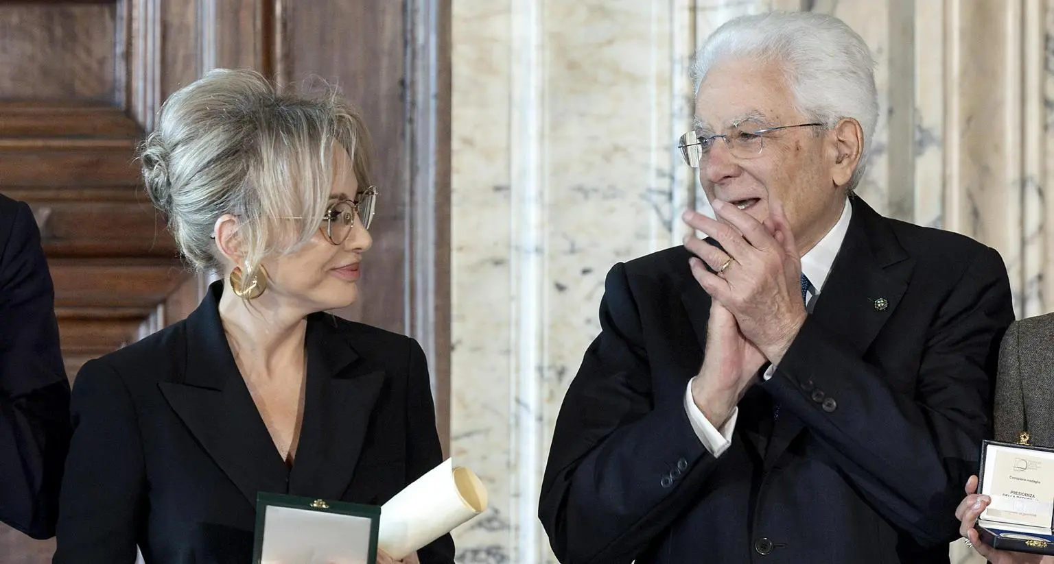 Marina e gli altri Cavalieri: "Lo dedico a mio padre". Mattarella: l’Italia cresce