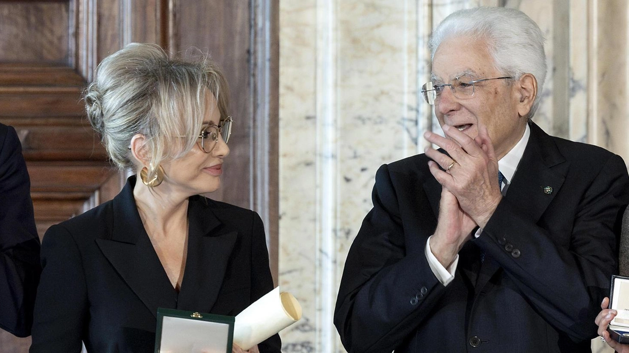 Marina e gli altri Cavalieri: "Lo dedico a mio padre". Mattarella: l’Italia cresce