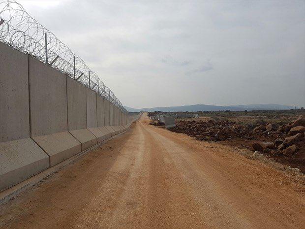 Turchia, un muro al confine con la Grecia per fermare il flusso di migranti