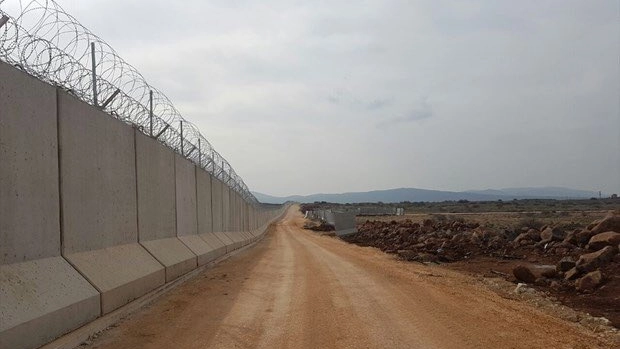 Il muro costruito dalla Turchia lungo il confine con la Siria