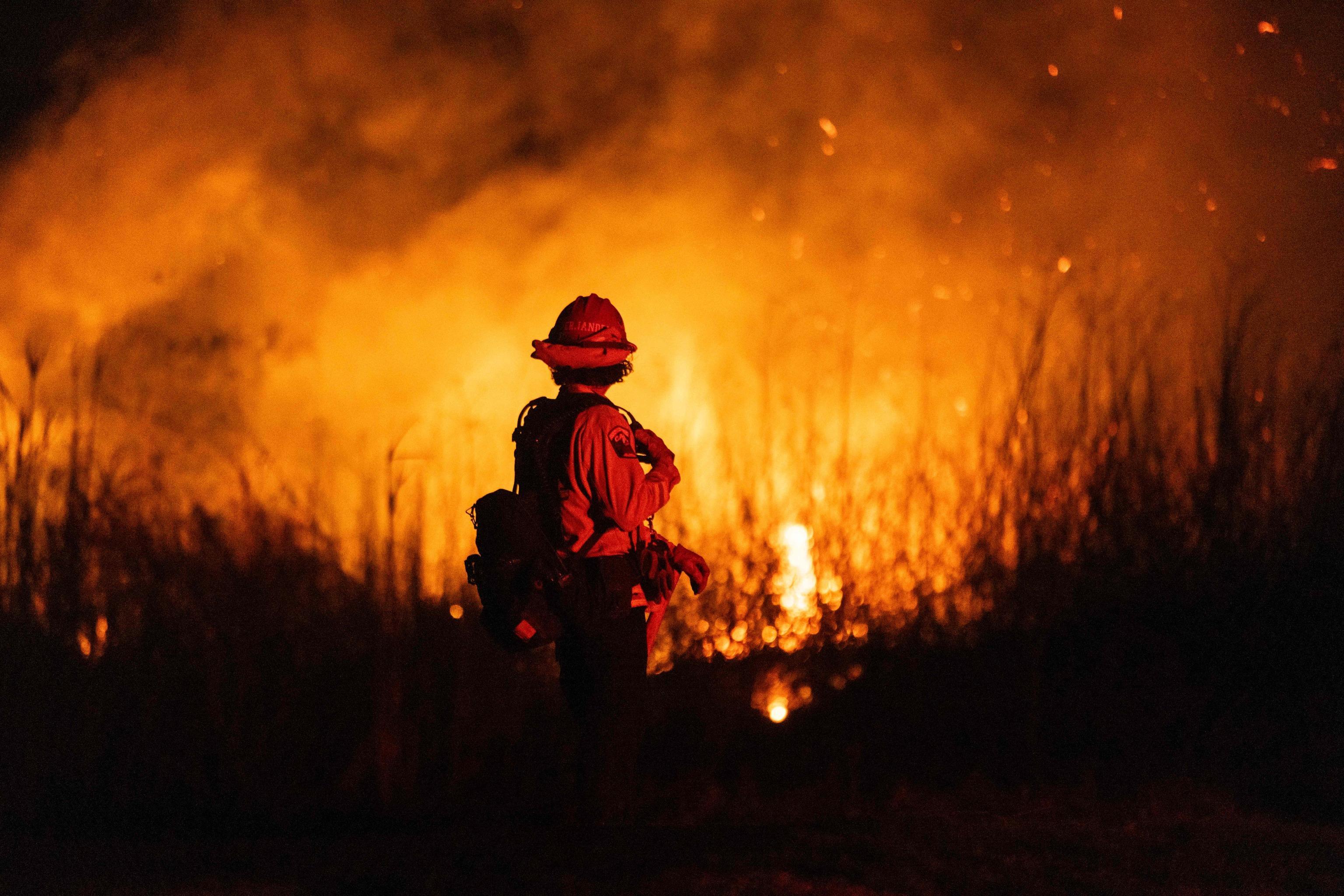 Dai laser spaziali agli idranti senza acqua: le fake news sugli incendi di Los Angeles