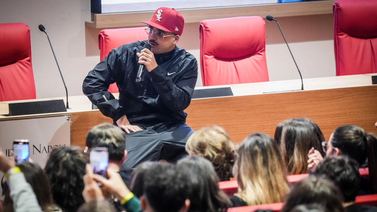 Geolier nell'aula magna di Scampia