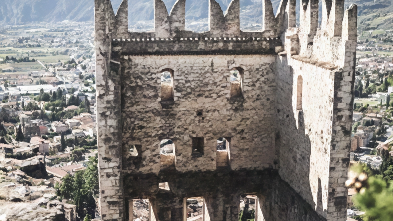 Un vero e proprio tuffo nella storia. Il Castello di Arco (Trento), che domina la piana del fiume Sarca, è...