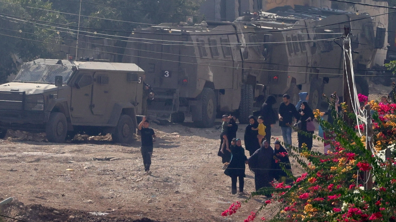 L'esercito israeliano a Jenin (foto Ansa)