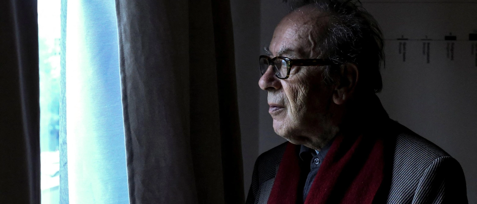 Il pluripremiato scrittore albanese si è spento questa mattina, all’età di 88 anni. Nei suoi libri ha dato voce alla storia del suo paese