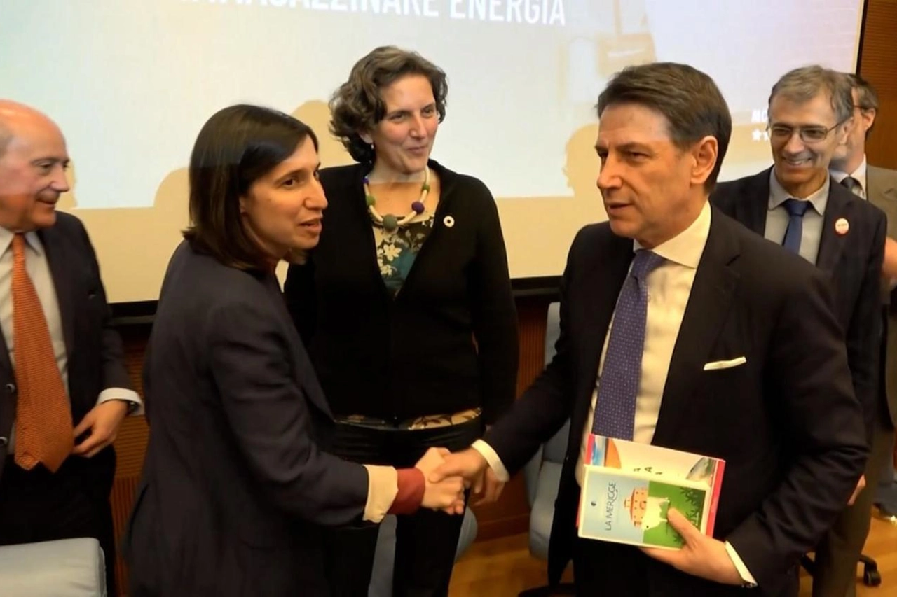 Elly Schlein con Giuseppe Conte