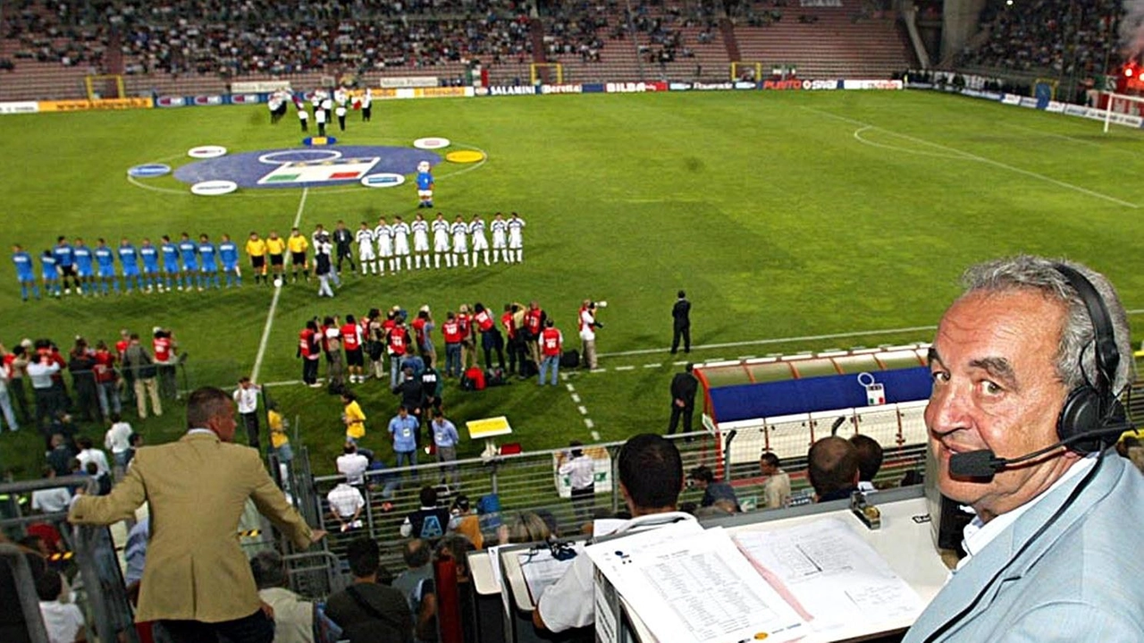 Aveva 86 anni. Seguì la Nazionale di calcio dal 1986 al 2002 e non potè mai celebrare un trionfo. Preparatissimo, le sue espressioni sono entrate nell’uso comune, come "Tutto molto bello".