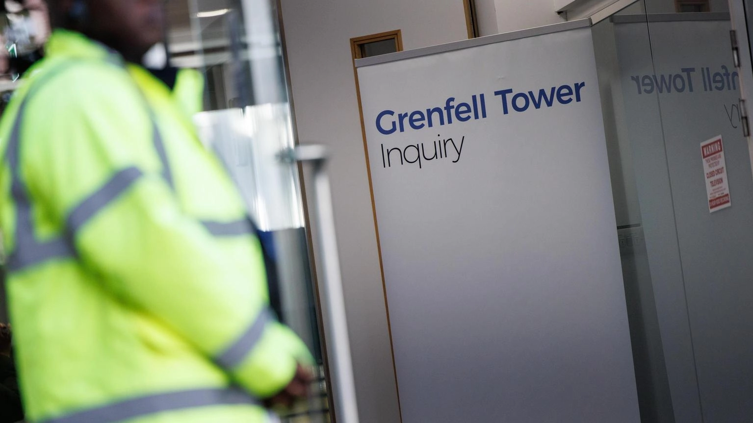 Grenfell, il governo britannico si scusa con le vittime