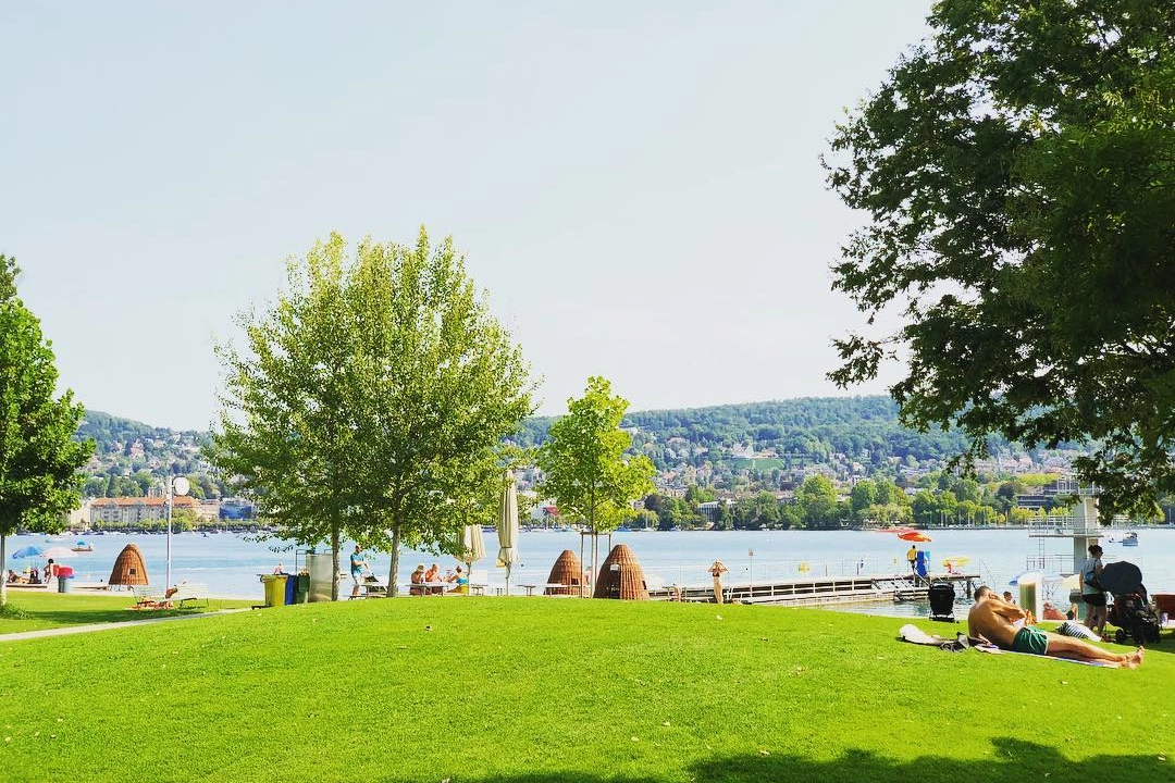 Lido di Mythenquai, sul Lago di Zurigo