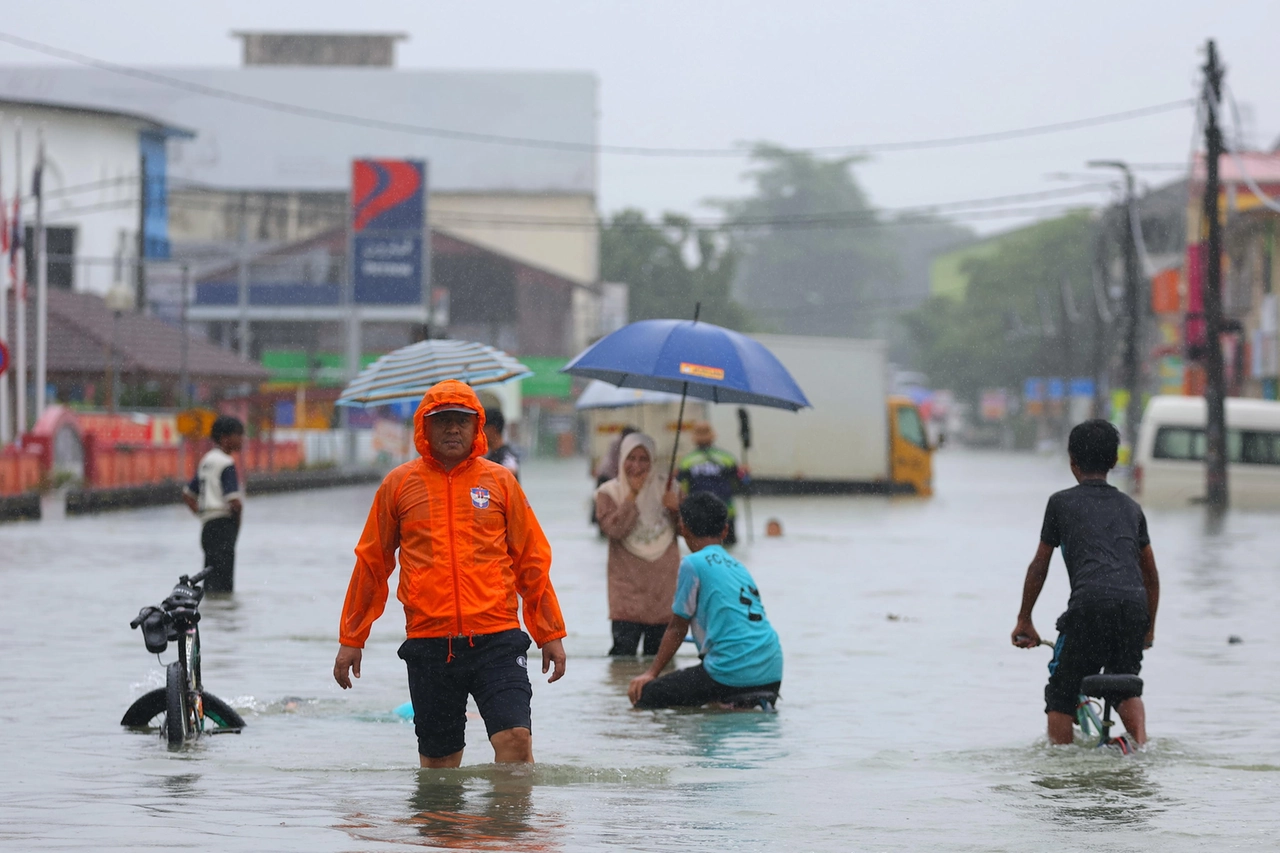 Emergenza per le inondazioni in Thailandia e Malesia