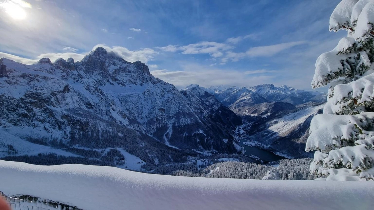 Non accetta un gruppo di turisti sulle Dolomiti