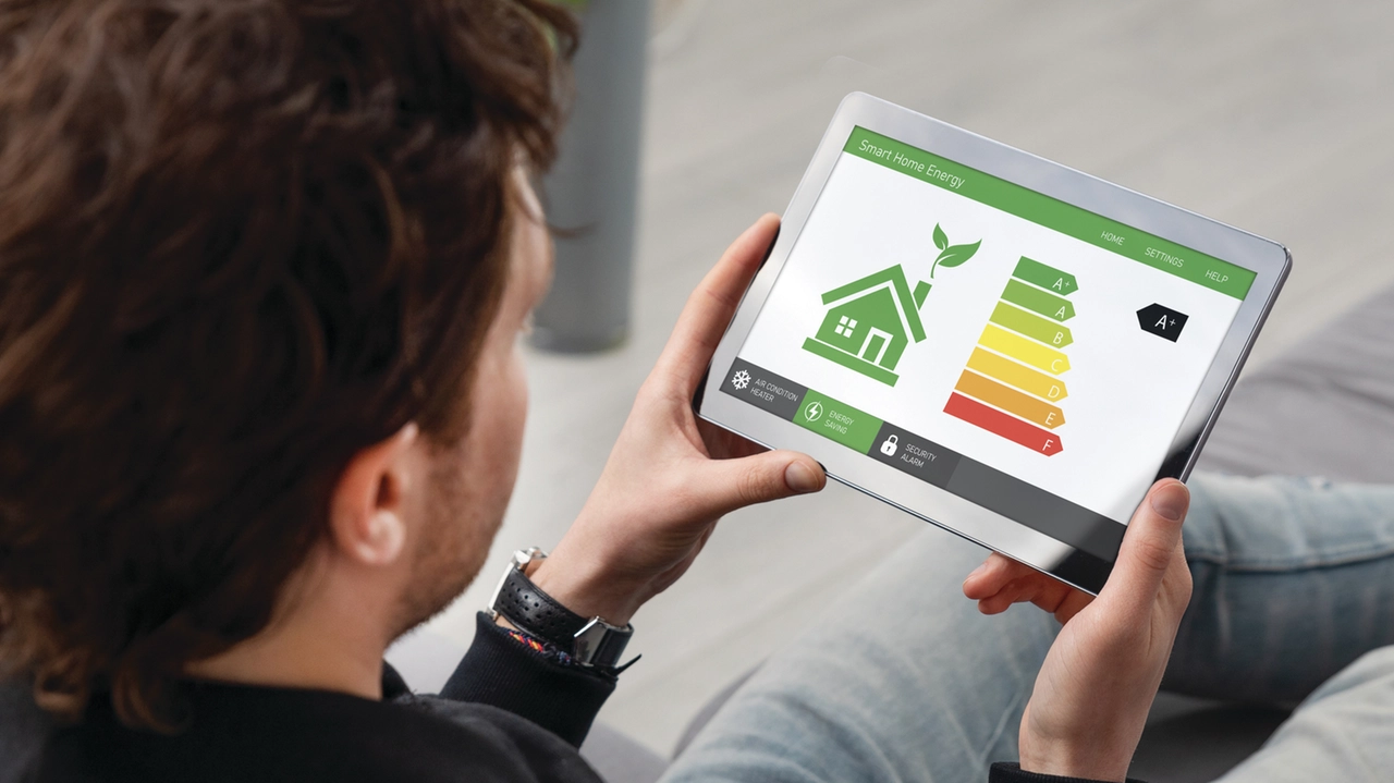 Crescita / Presentato il Rapporto Annuale sulla Certificazione Energetica degli Edifici da ENEA e CTI: +6% rispetto al 2022 per quelli A4-B. Il Nord Italia resta al top per gli Attestati (21% solo in Lombardia)