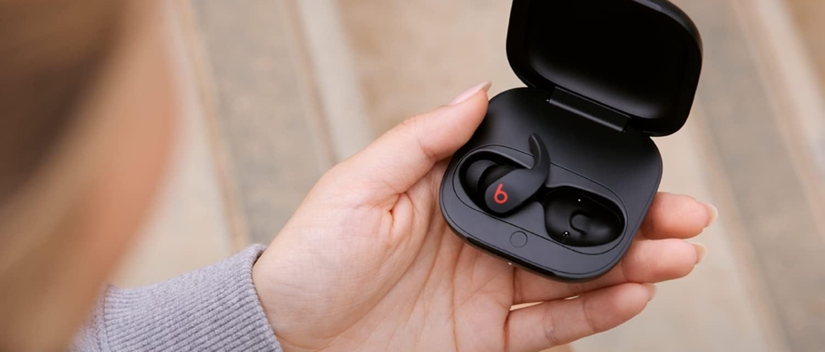 Beats Fit Pro: auricolari perfetti per lo sport e la musica, oggi in offerta, prendili con 90€ di sconto