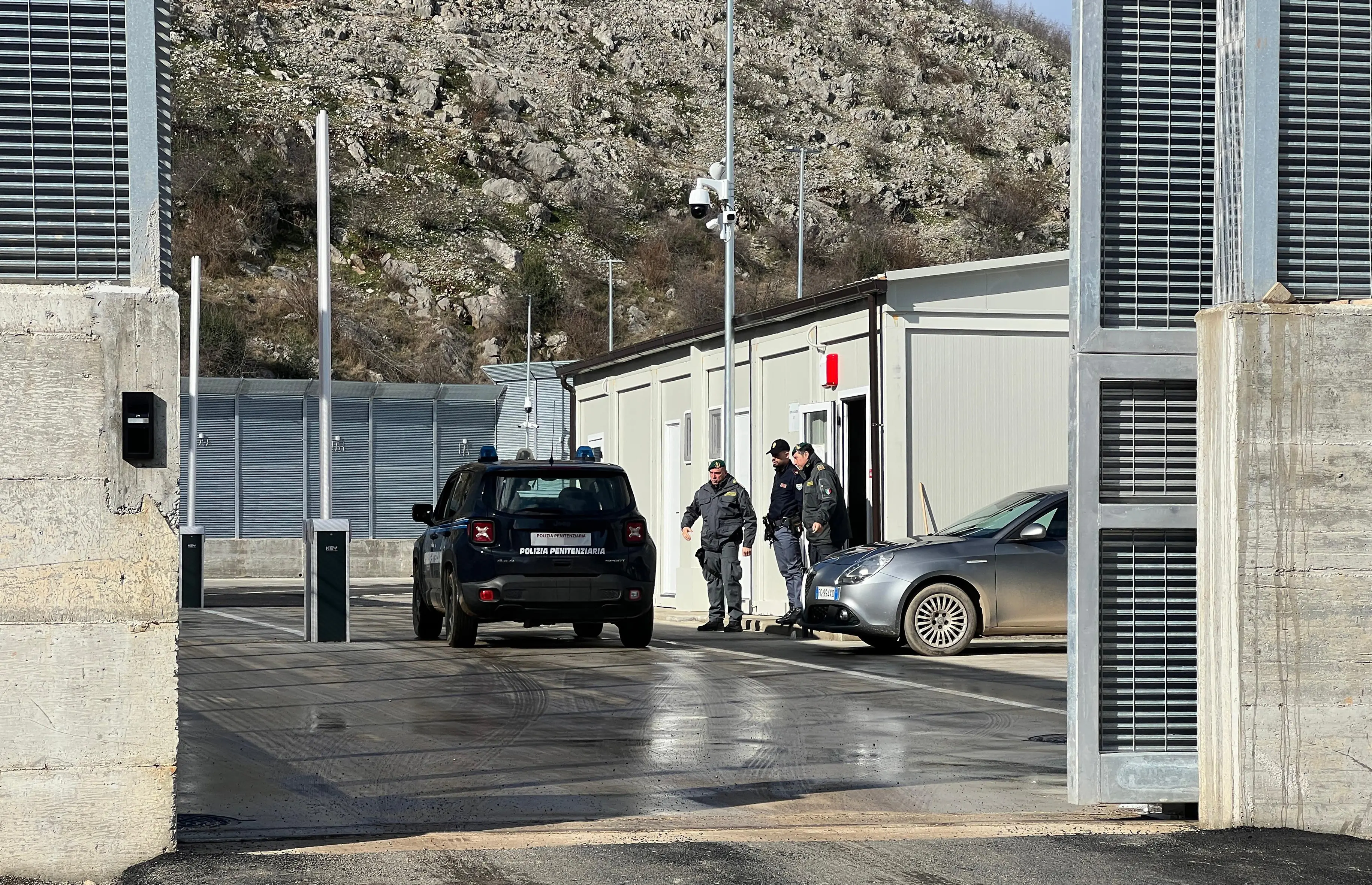 La Ue ci guarda. Ma la premier non ha risultati