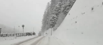 Sondrio, la neve (alla fine) è arrivata: lo spettacolo della Valchiavenna imbiancata